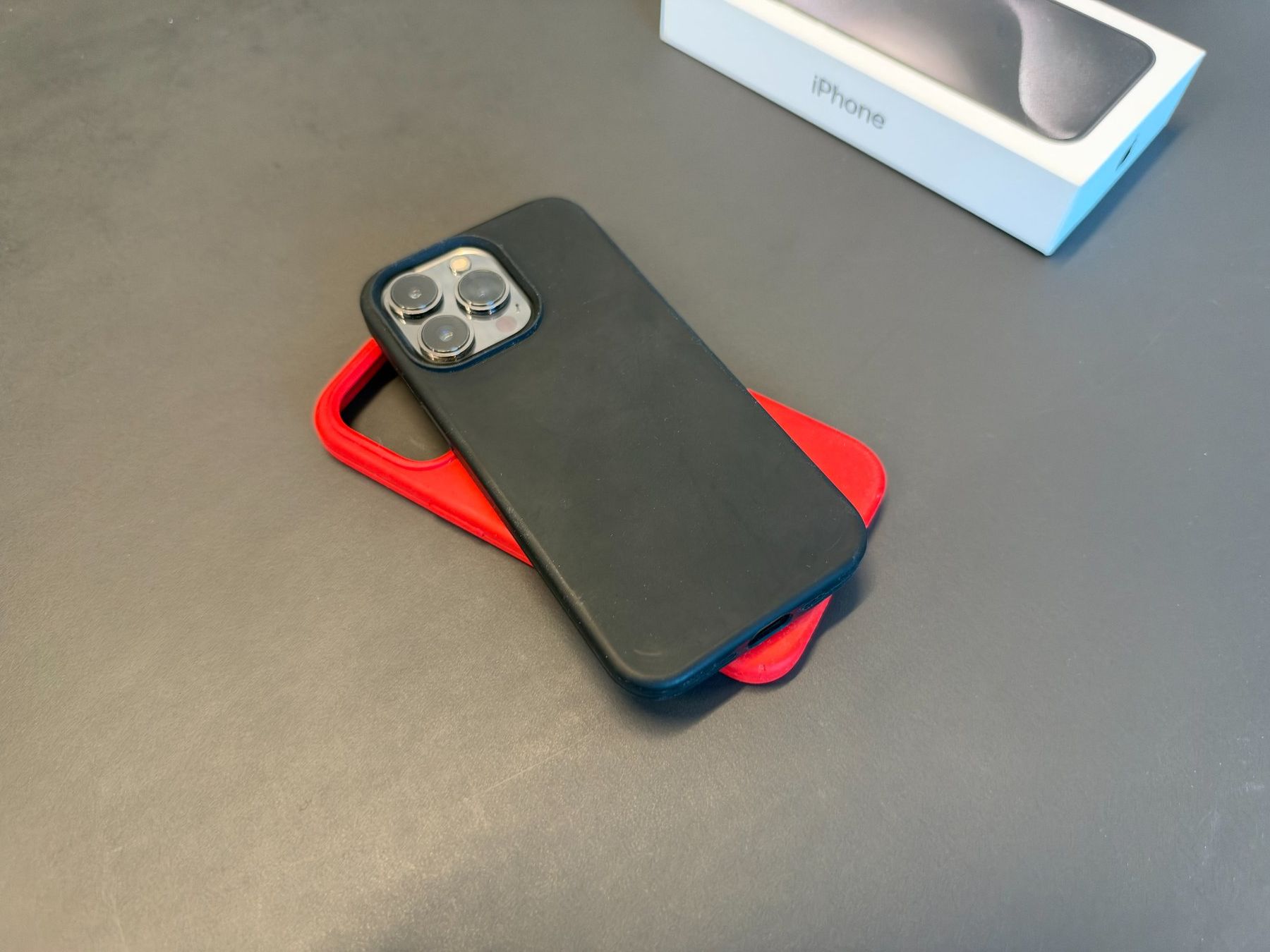 Apple Handys / Smartphones: iPhone 13 Pro, Graphite, 256 GB, mit 2 Covers – Gebraucht aus Zürich von luarasi 3
