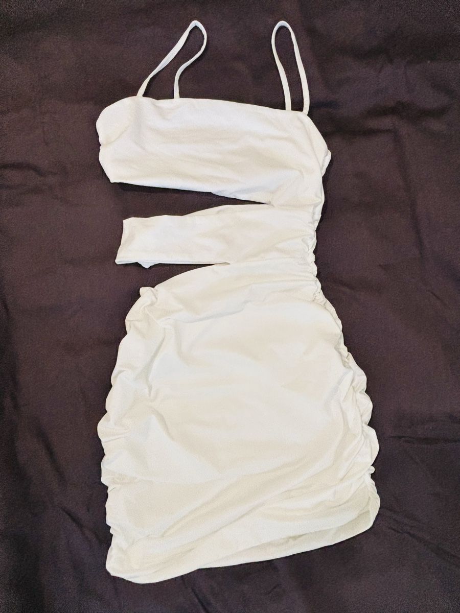 Vestiti: Bodycon White dress – Nuovo (secondo la descrizione) da Confignon venduto da Second_Hand_Ch 4