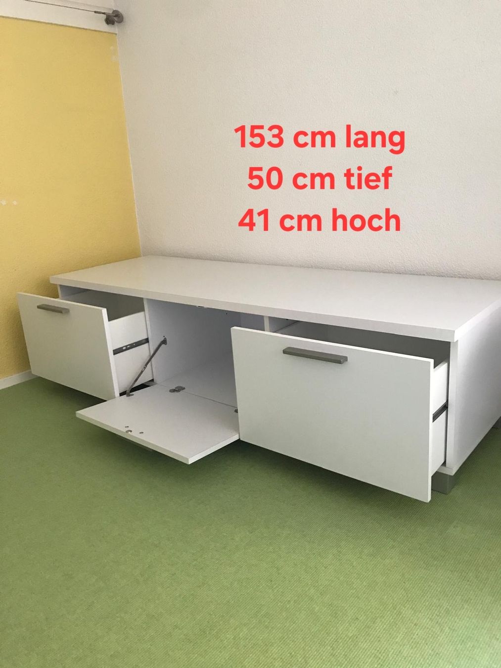 Mobili TV: Modernes Lowboard / TV-Möbel  weiss – Usato da Elgg venduto da Kallipygos
