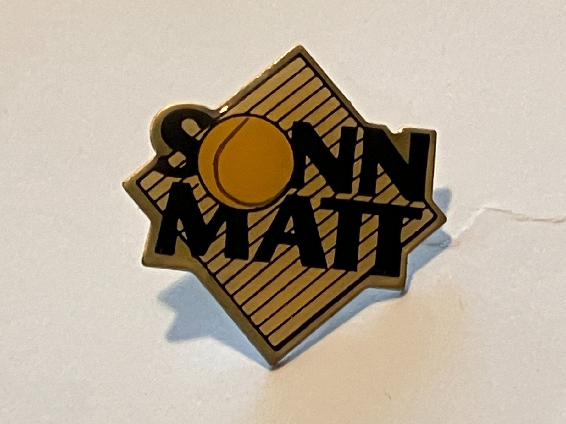 Placchette & Badge: 1 Pin Sonnmatt – Usato da Basel venduto da djwwpp