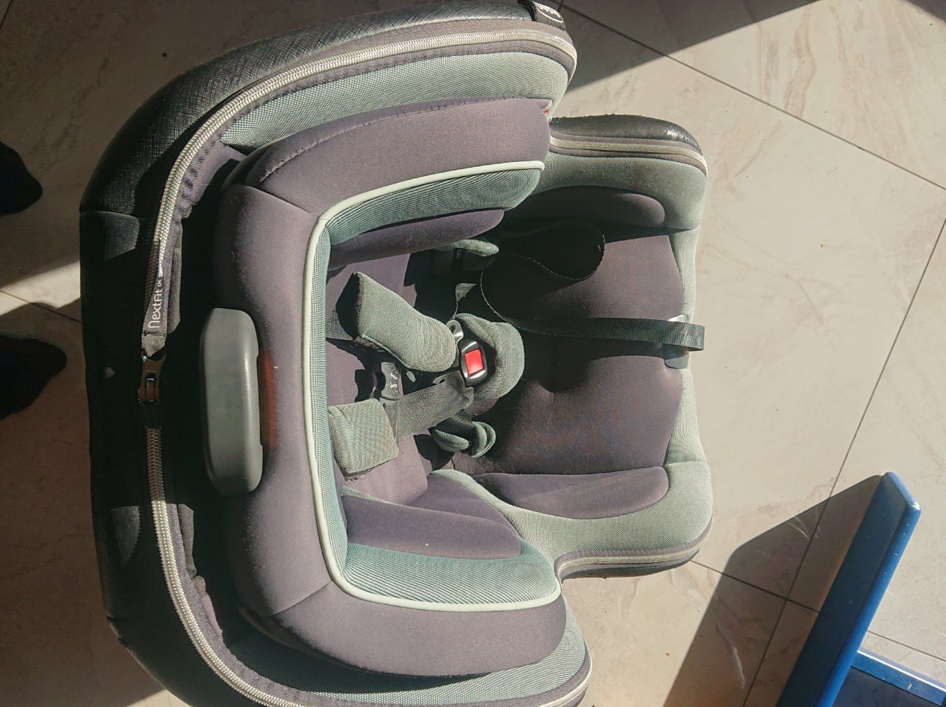 Chicco Seggiolini per auto: Chicco NextFit iX Zip Kindersitz Auto Flugzeug – Usato da Grenchen venduto da Zombiepolizist 7