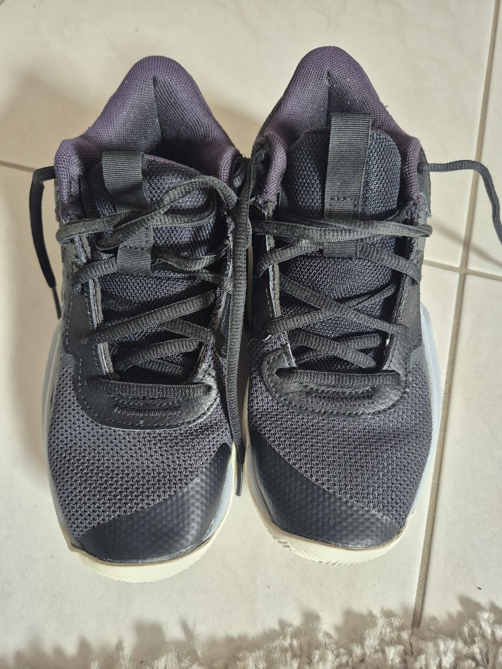 Under Armour Herrenschuhe: Under Armour Turnschuhe schwarz EU 36.5 – Gebraucht aus Aesch BL von Moni1211