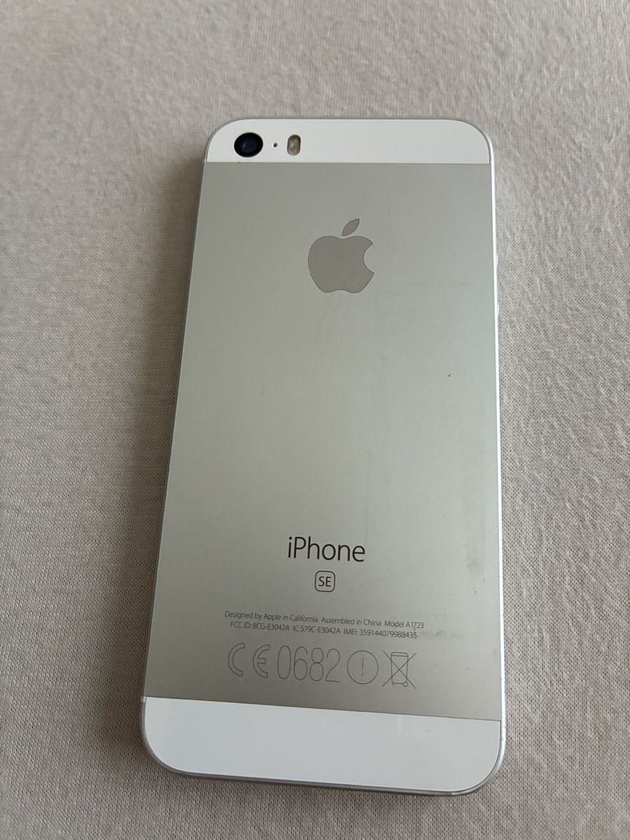 Apple Portables: Iphone SE – D'occasion à Glarus par thornton 1