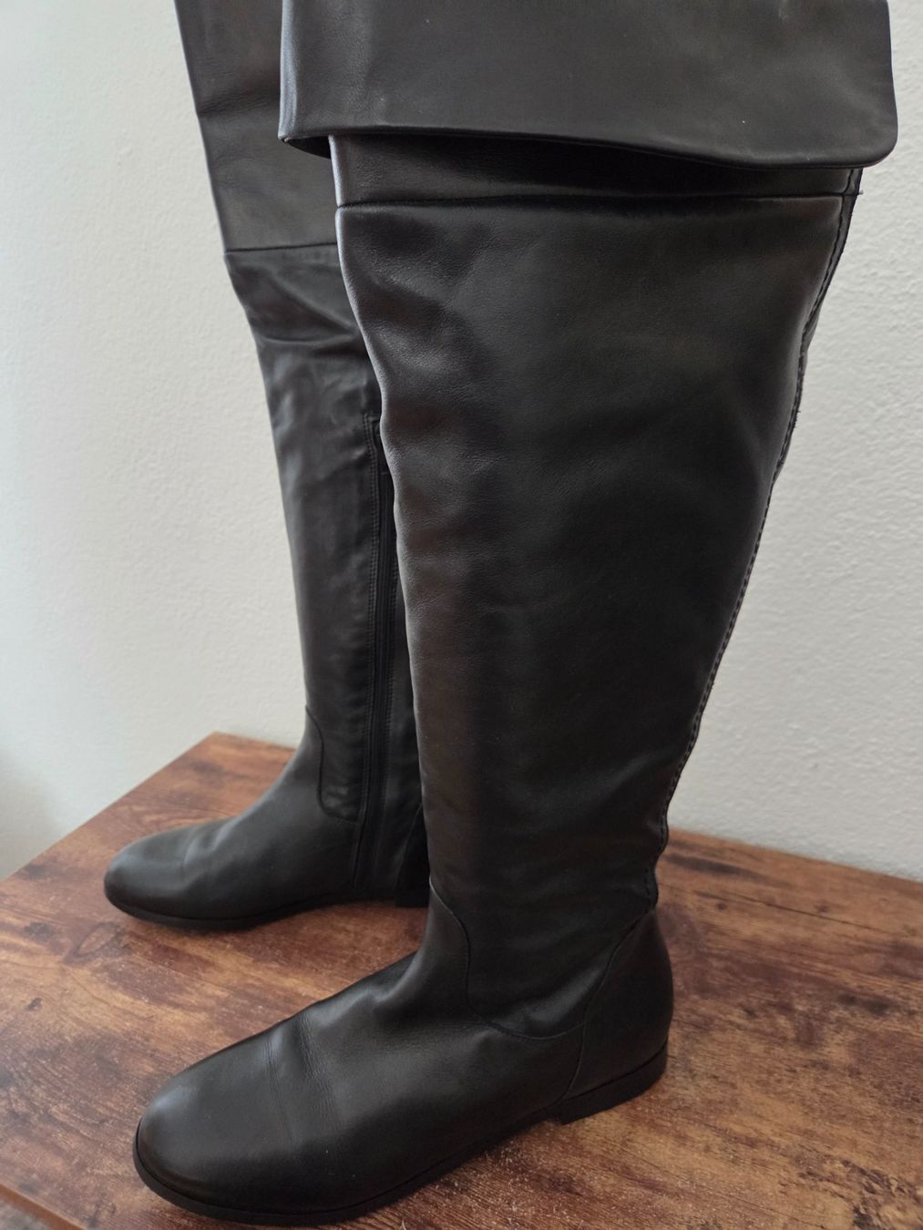 Scarpe da donna: Schwarze Overknee Stiefel, Echtleder, Grösse 39 – Nuovo (secondo la descrizione) da Hittnau venduto da SirKahn 1