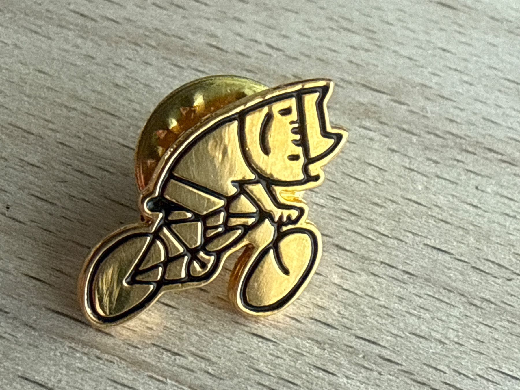 Placchette & Badge: Pin – Usato da Glattbrugg venduto da Schweigmatt