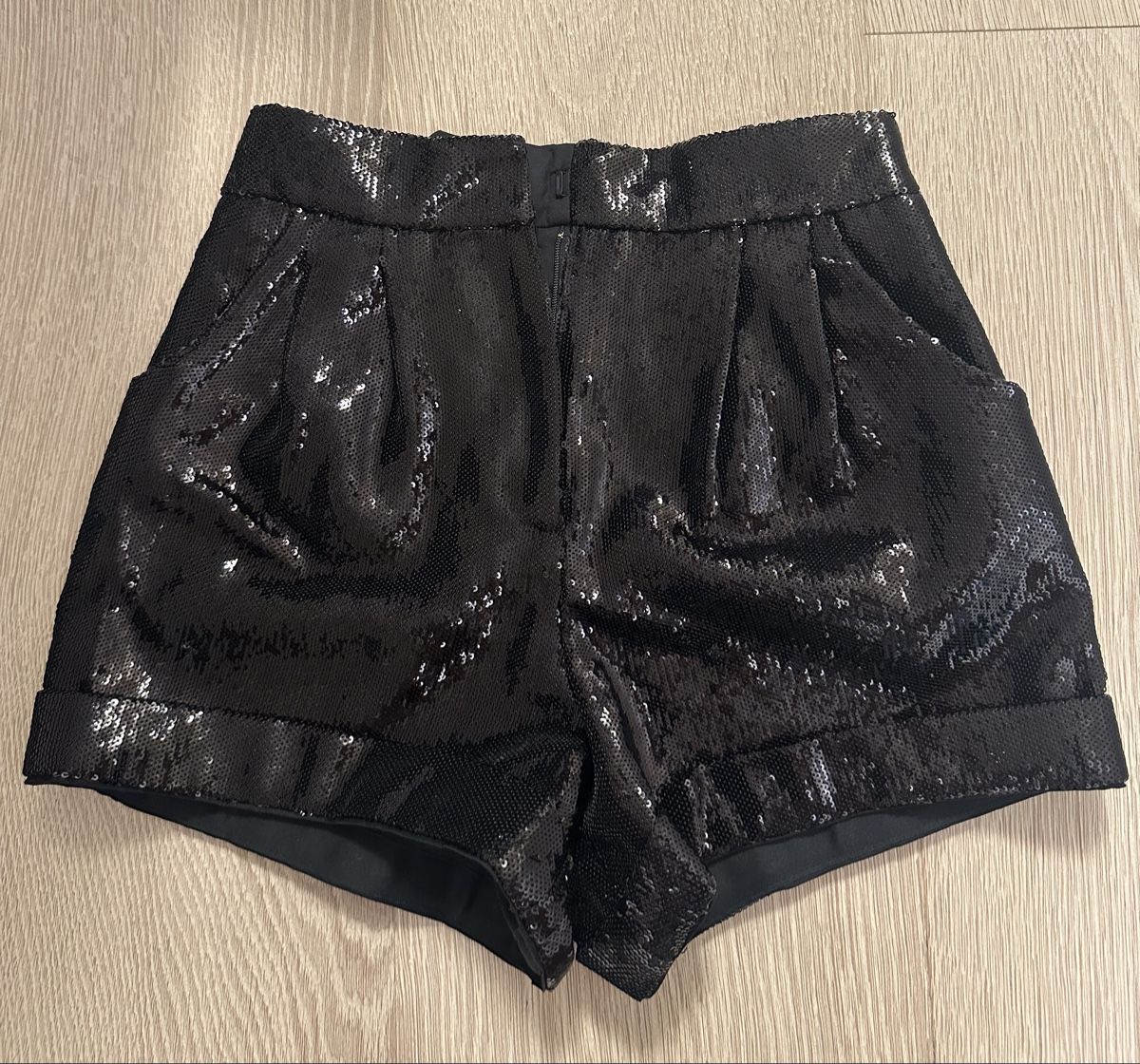 Maje Hosen: Maje Glitter Shorts – Neu und originalverpackt aus Zürich von juz_2t2j 1