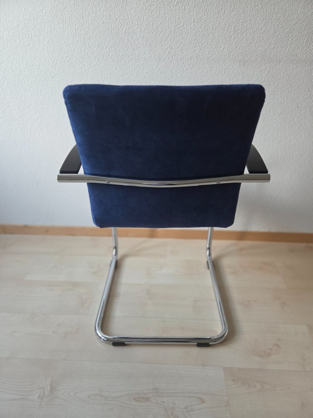 Stühle: Profi Design-Freischwinger in Tiefblau | Einzelkauf – Gebraucht aus Zürich von ant_m569 4