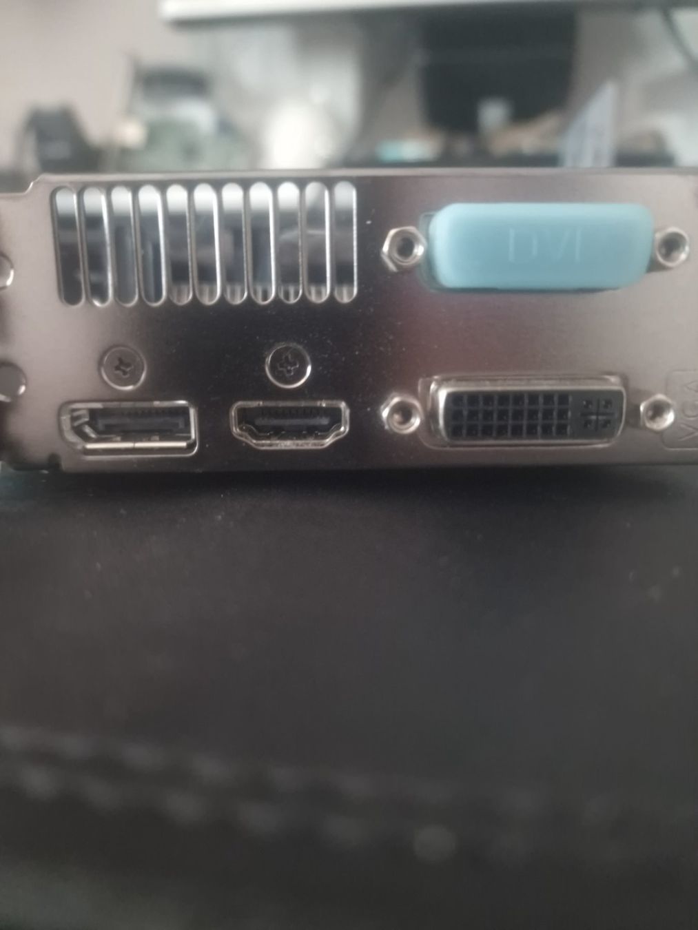 Asus Schede grafiche: R9270 – Difettoso da Münsingen venduto da tim_2xql 1