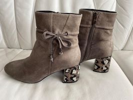 Stiefeletten mit speziellem Absatz Leder grau Grösse 39