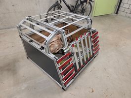 VW Passat B6 / B7 ,sehr robuste Hundebox aus ITEM-Profilen.