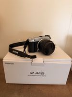 Fujifilm X-M5 Kamera Silber mit Objektiv XC 15-45mm neu