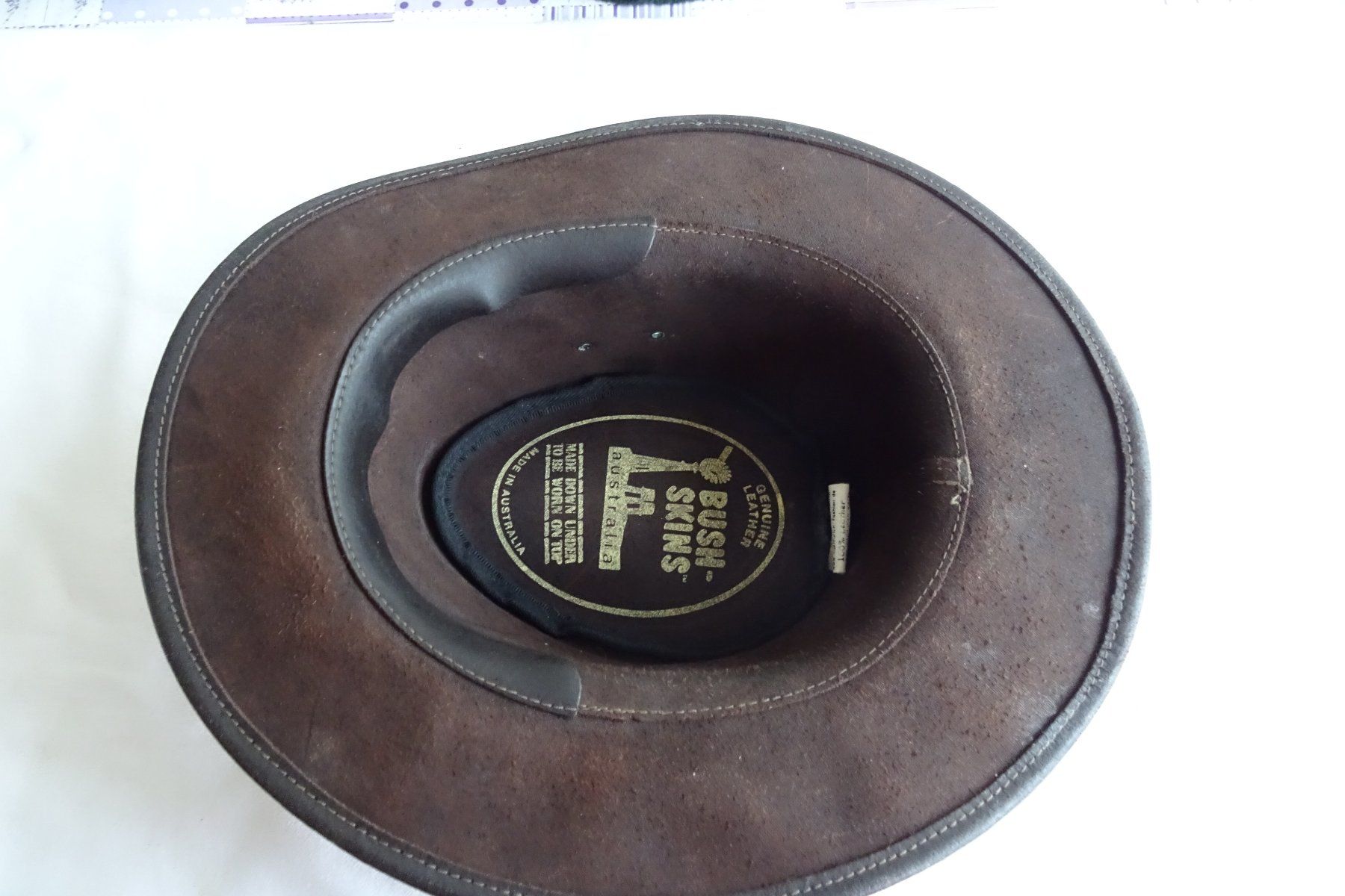 Copricapi, berretti & cappellini: Leder Hut dunkelbraun, KU ca. 55-56 cm – Usato da Strengelbach venduto da schmetterling20 1