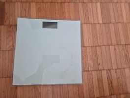 Einfache Waage mit Glasoberfläche von Migros