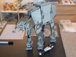 LEGO Star Wars 4483 AT-AT mit Minifiguren und Anleitung