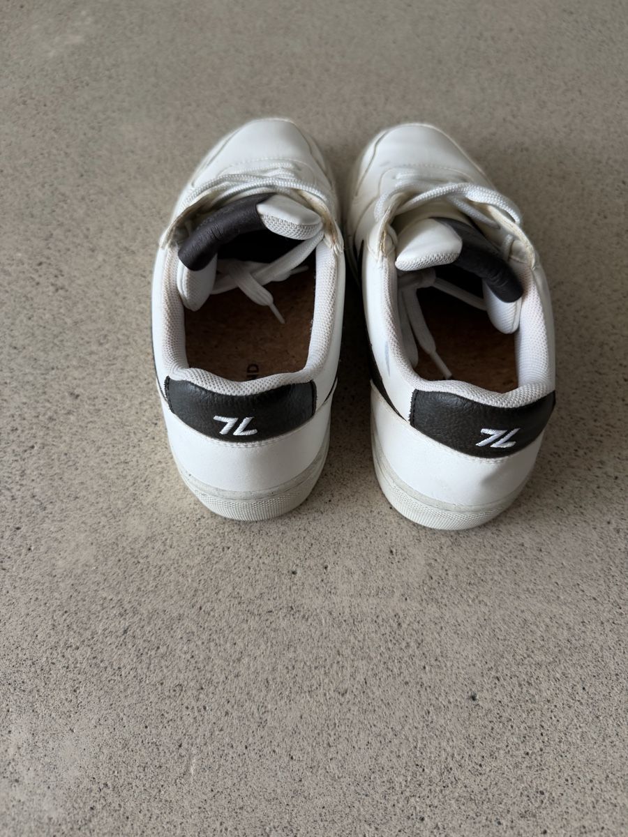 Chaussures femmes: Nespresso Sneakers Grösse 38 – D'occasion à Schlieren par cor_jgb7 2