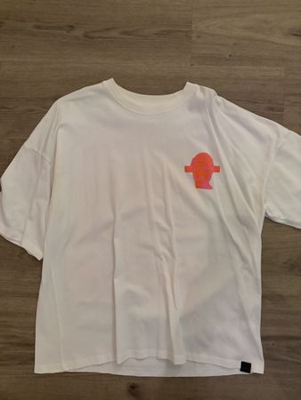 Pull & Bear T-Shirt mit speziellem Print, Grösse L