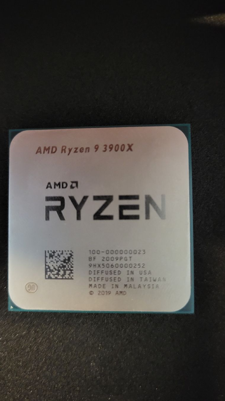 Amd Composants électroniques: AMD Ryzen 9 3900x 12 core – D'occasion à Giebenach par Csoki7-hu 2