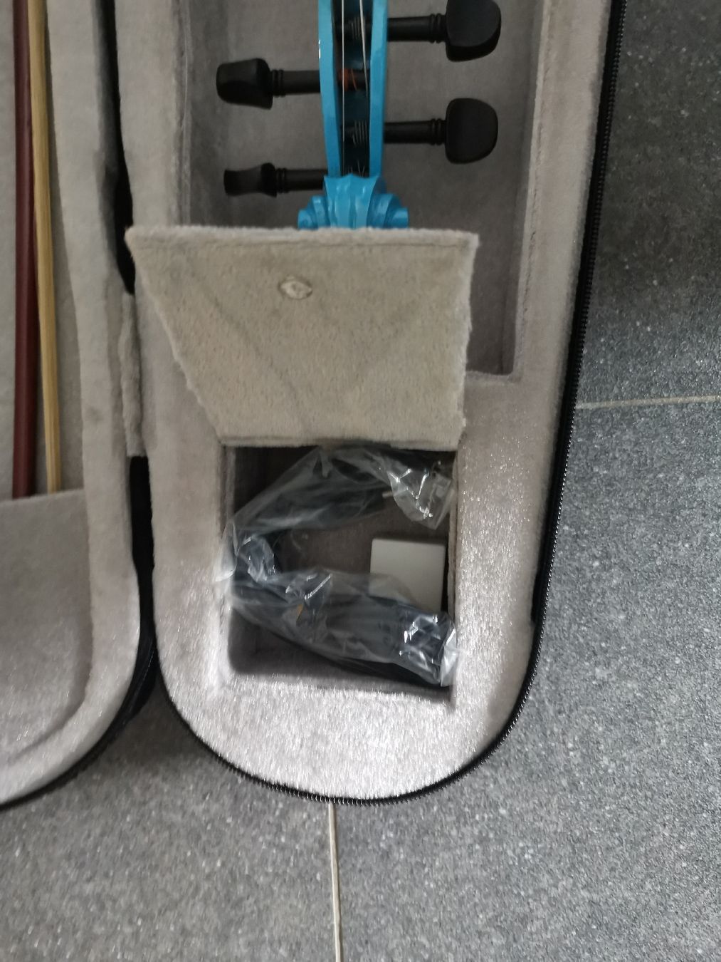 Instruments de musique: Violin case and bow – D'occasion à Rohrbachgraben par noisenomad 5
