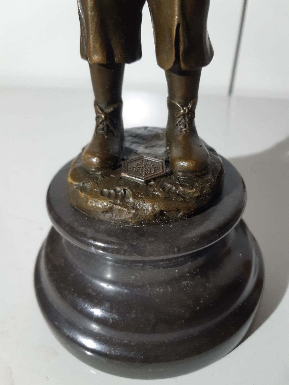 Sculture & Statue: Bronze rauchende Junge – Usato da Grindelwald venduto da carro5 7