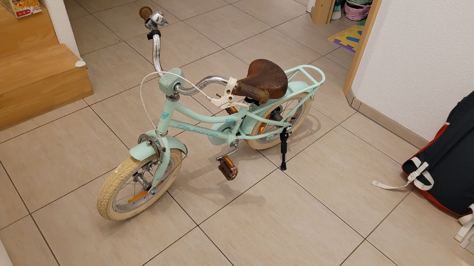 Vélos: Kindervelo mit Stützräder – D'occasion à Stachen par Cheran-A 1