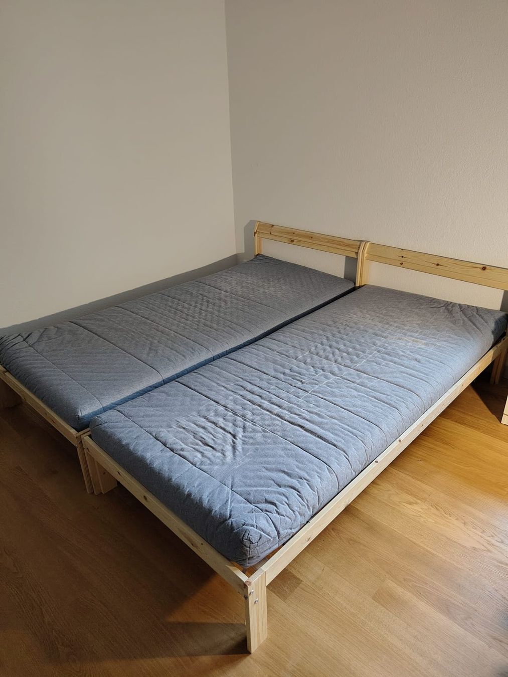 2x IKEA NEIDEN Einzelbett inkl. Lattenrost & Matratze (D'occasion) à ...