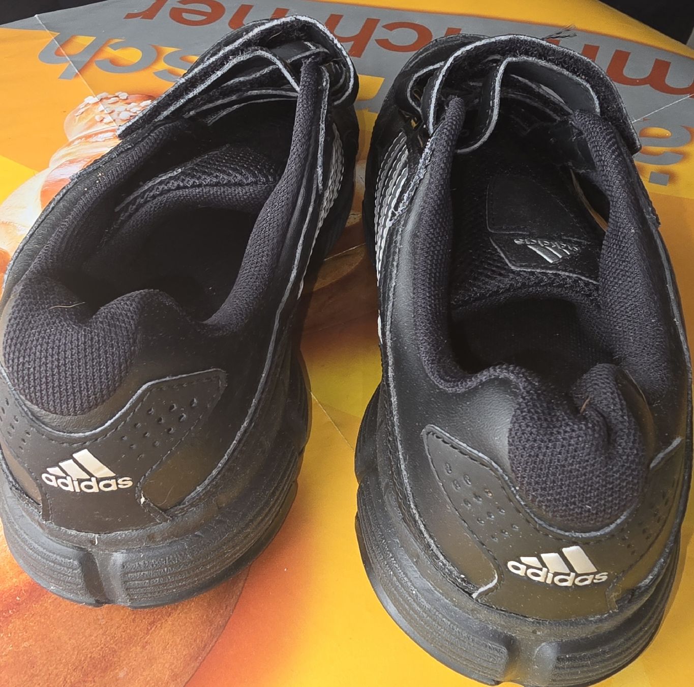Adidas Scarpe da uomo: Adidas Schuhe, Gr. 41.5, Schwarz – Usato da Gelterfingen venduto da charly3333 3