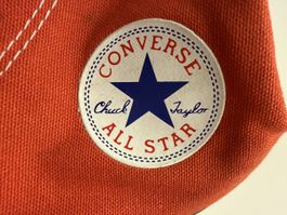Converse Chuck Taylor All Star neu Gr. 7 1/2 rot