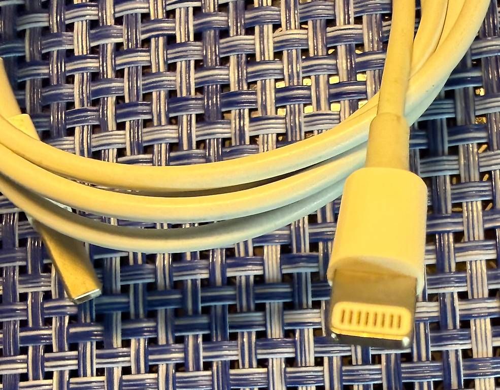 Cavi: Ladekabel (1m) USB-C auf Lightning – Usato da Bäriswil BE venduto da VFR12 2