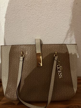Elegante Guess Tasche braun beige Muster guter Zustand