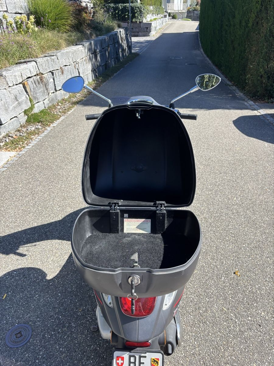 Vespa Scooter: Piaggio Vespa Sprint 125 – Usato da Aarwangen venduto da tri_vr92 8