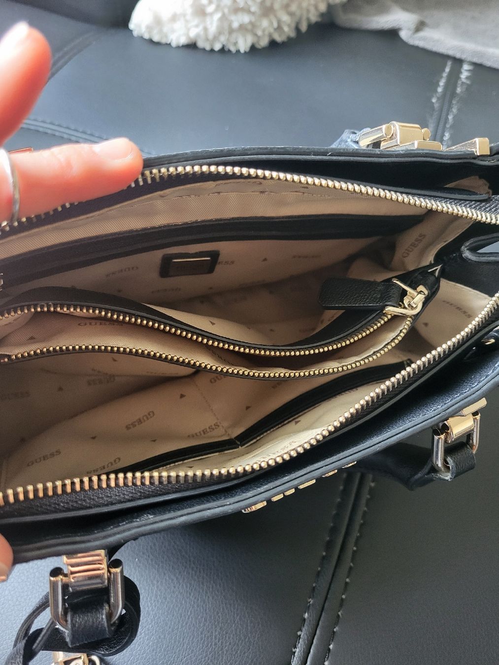 Guess Borse da donna: Handtasche Guess – Usato da Effretikon venduto da Nessy16 1