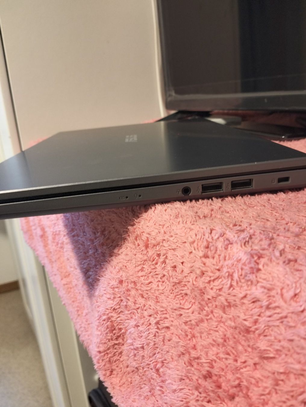Asus Notebooks: Asus Vivobook 15 X515EA – Neu (gemäss Beschreibung) aus Neuenhof von kon_9d26 1