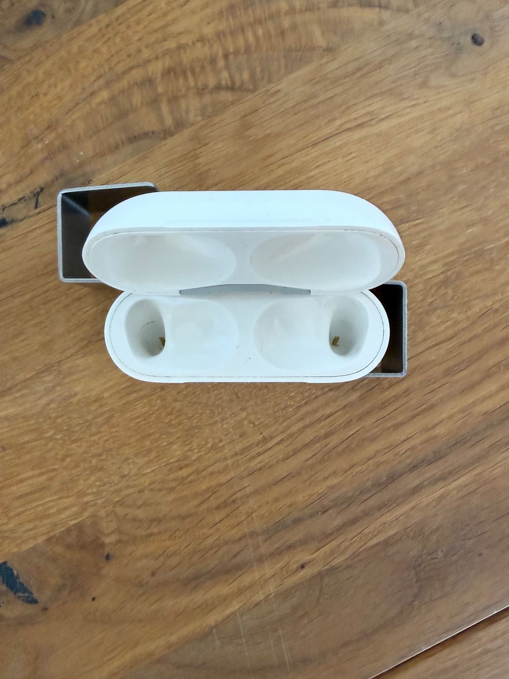 Apple Kopfhörer: APPLE AirPods Pro 1 Charging Case – Gebraucht aus Lausanne von Nine1982 1