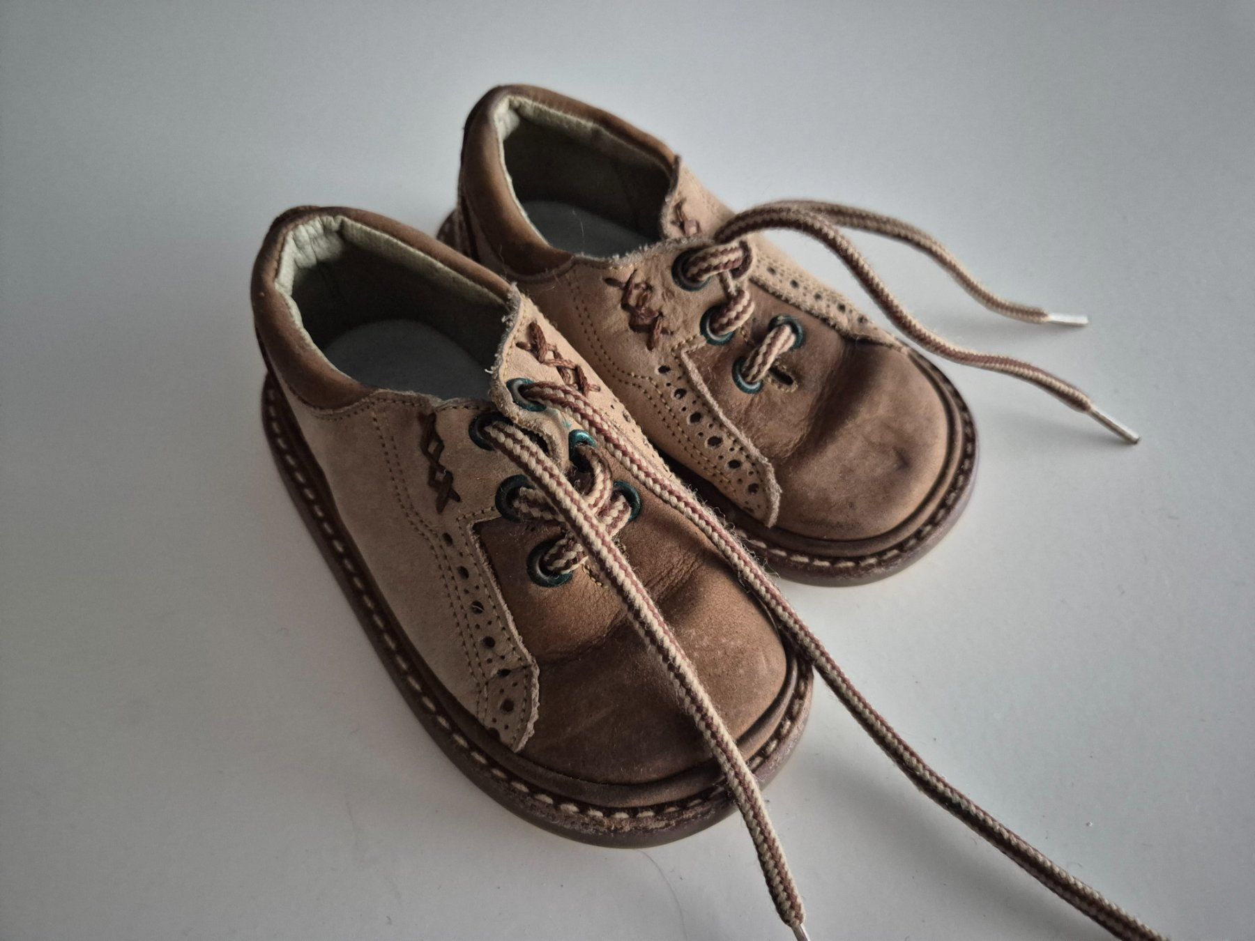 Scarpe per ragazzi: Kinderschuhe, Gr. 20 – Usato da Zürich venduto da pau_y8mv