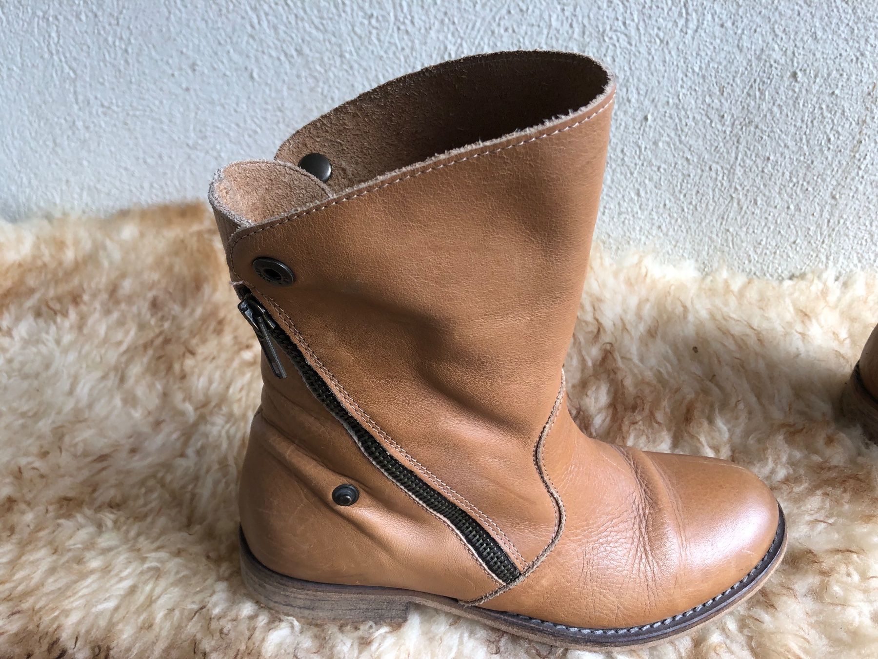 Scarpe da donna: Lederschuhe beige Gr 38 – Usato da Herznach venduto da Viktoria5