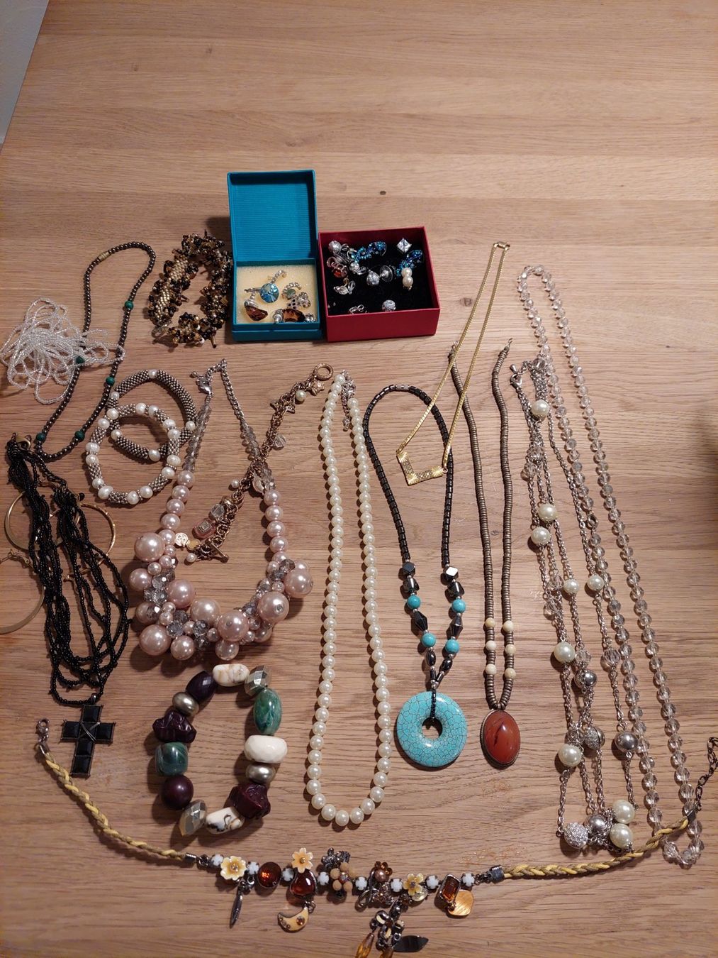 Autres bijoux: Schmuck / Bijoux – D'occasion à Adliswil par Boncoinsuisse 7