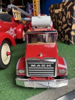Bruder Mack Fahrmischer rot weiss sehr guter Zustand