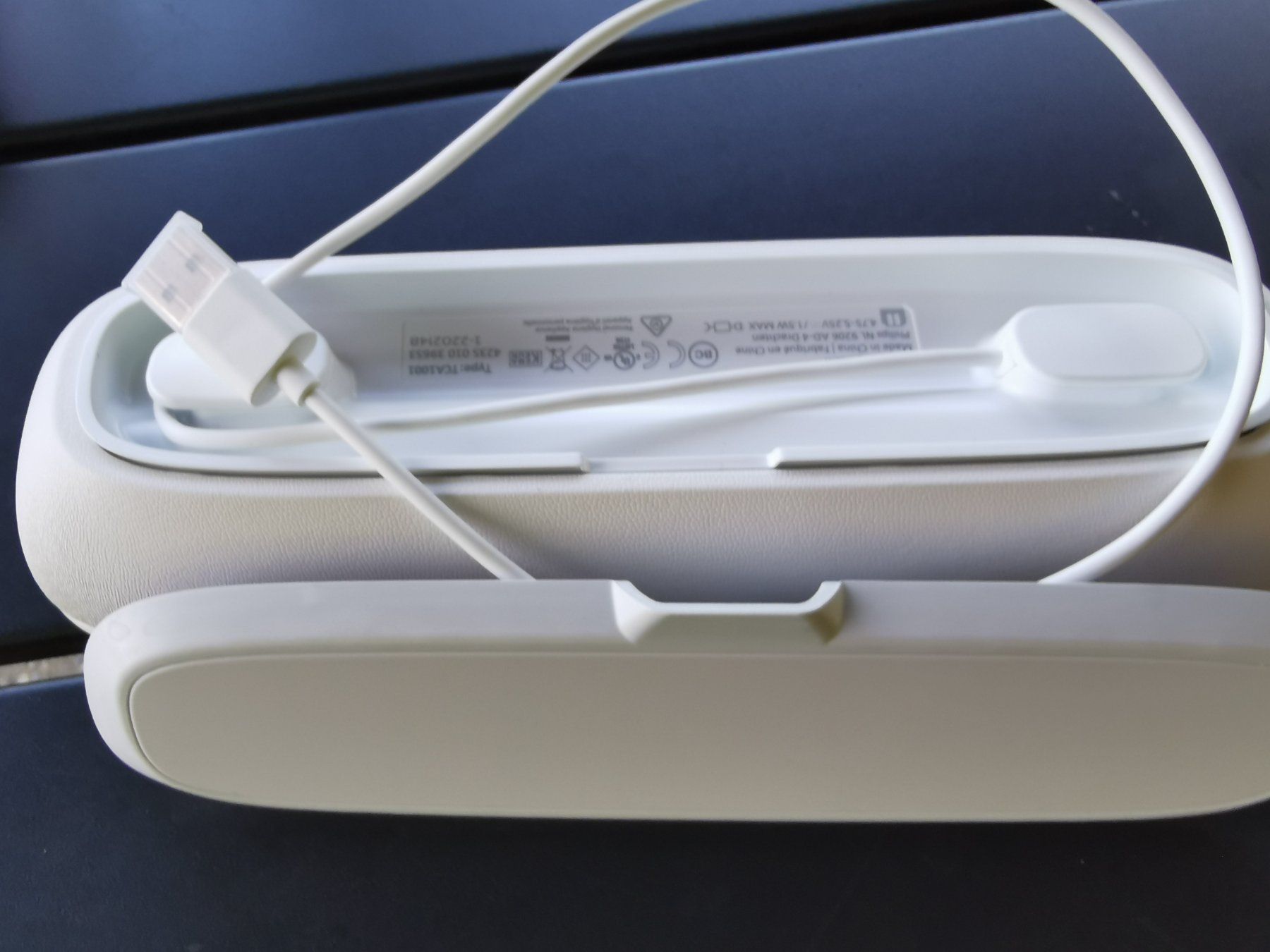 Philips Sonicare Soins dentaires: Philips Sonicare DiamondClean Ladegerät  / Etui – Neuf (Voir description) à Gebenstorf par Aturic 3