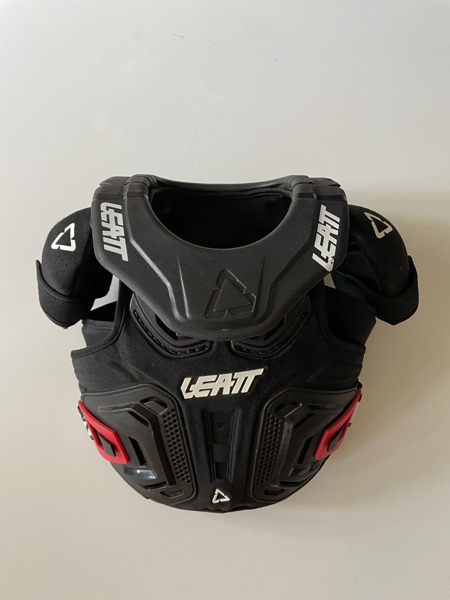 Leatt Protections: Leatt Fusion 2.0 Junior Rückenprotektor – D'occasion à zuerich par Katja808 1