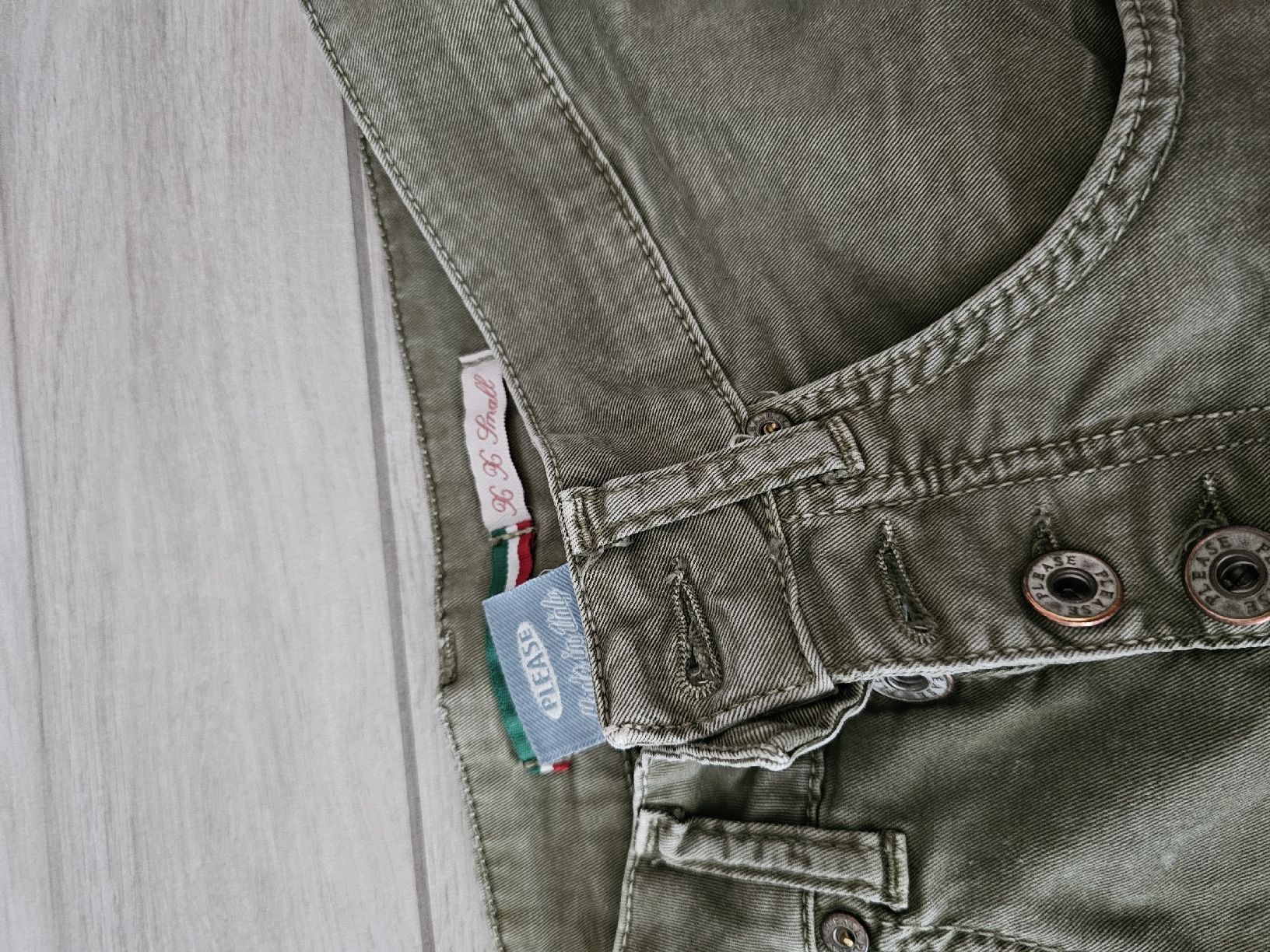 Pantaloni: original Please shorts gr.xxs – Nuovo (secondo la descrizione) da bellinzona venduto da zeus6535 1