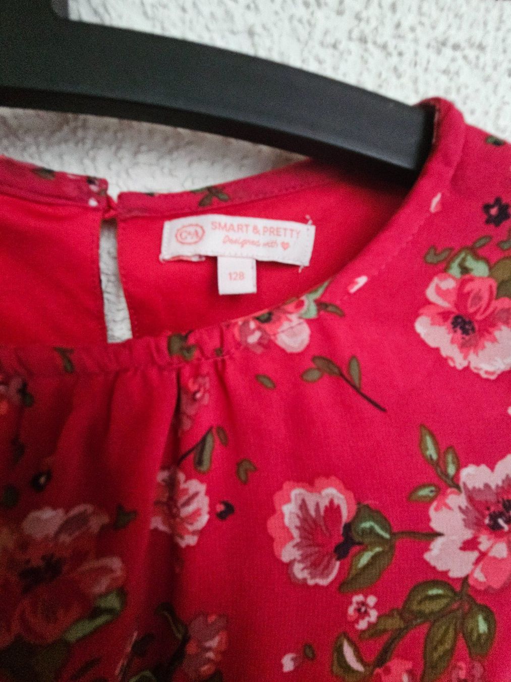 C&A Vestiti & Gonne: Rot, geblumtes Kleid Gr. 128 – Usato da Staffelbach venduto da Frisco77 1