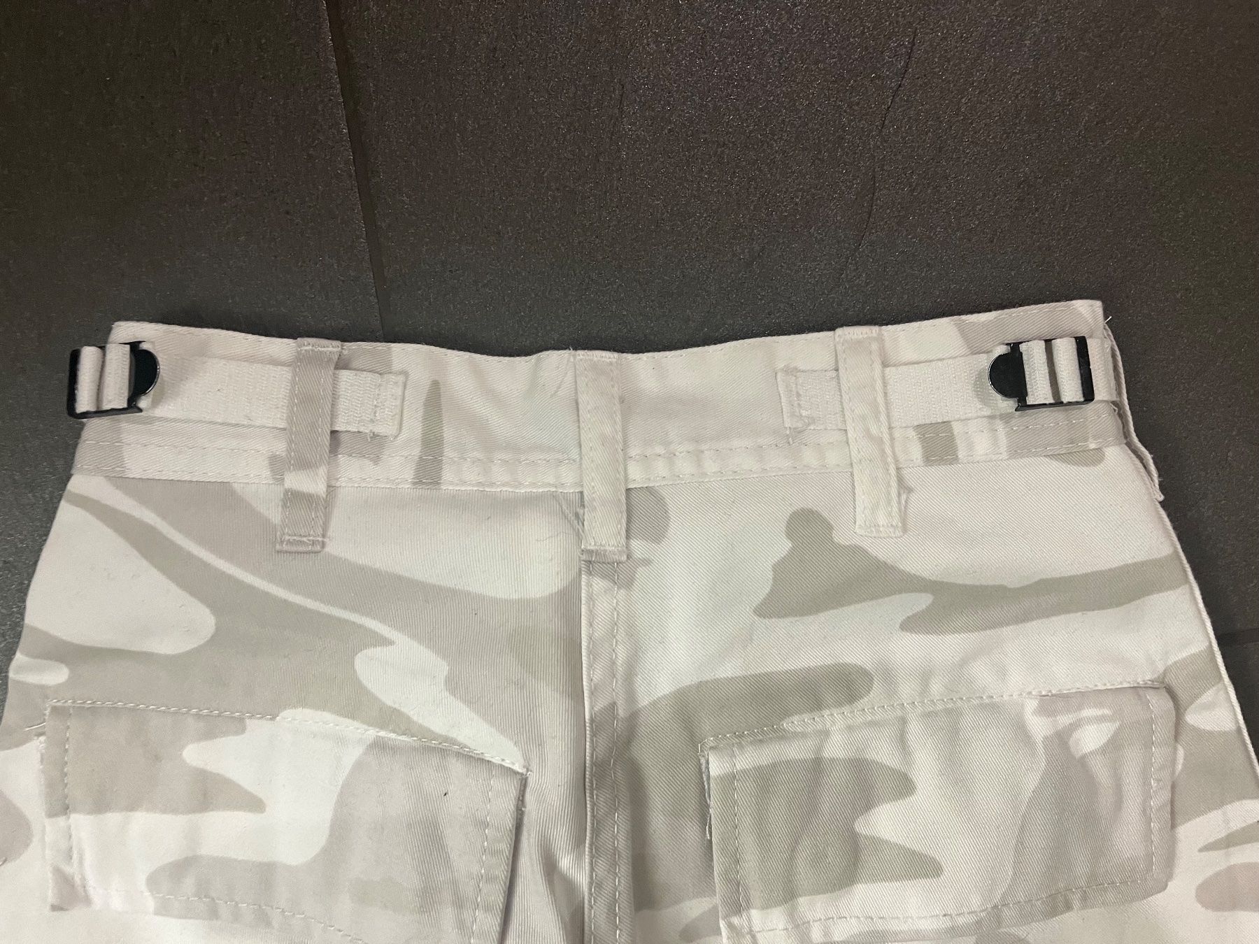 Hosen: Mädchen Hose in Camouflage Look – Gebraucht aus Zumikon von Ssi01 2
