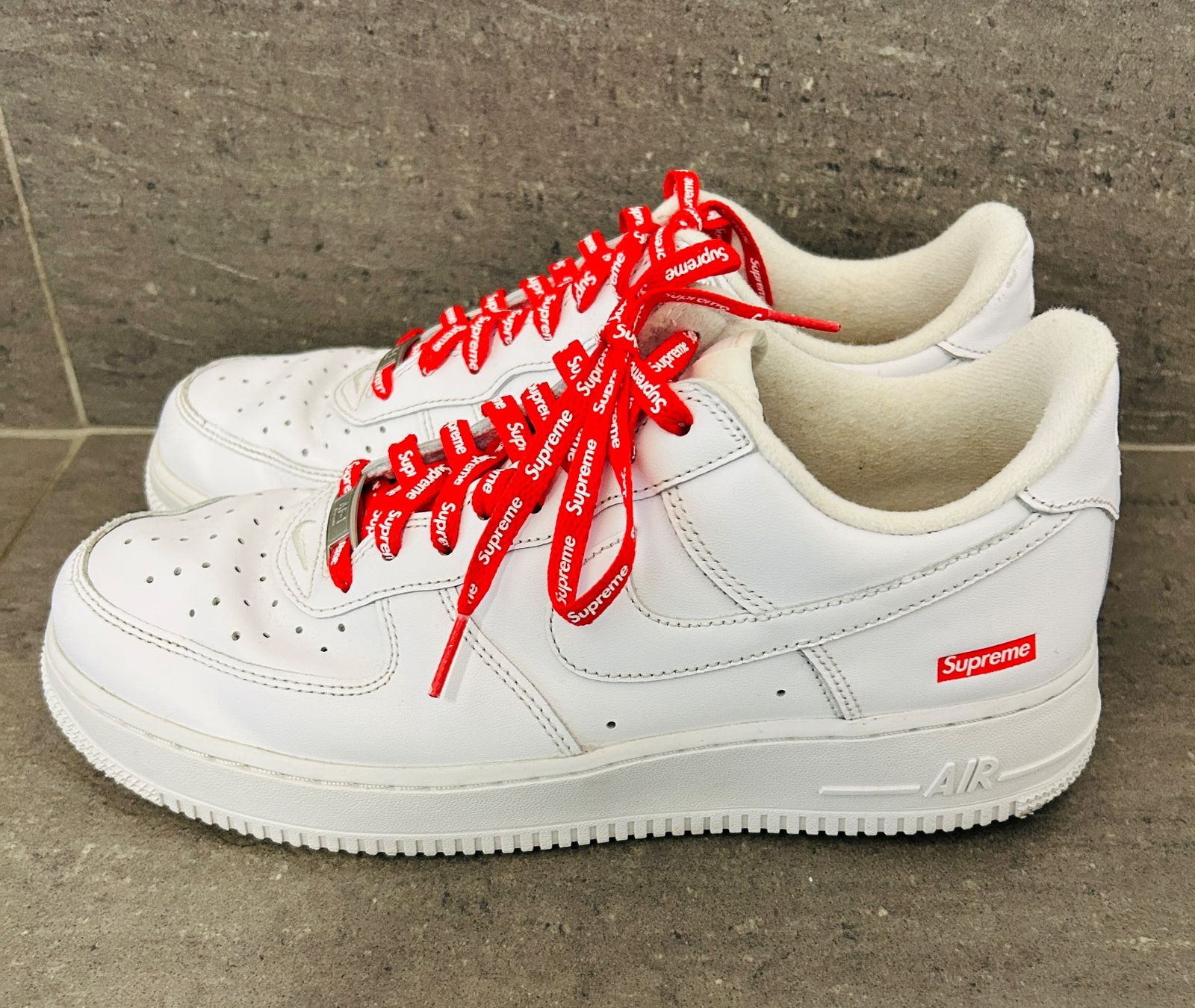 Nike Herrenschuhe: Nike Air Force 1 Supreme Gr. 42.5 – Gebraucht aus Visp von I.G.-1909- 2
