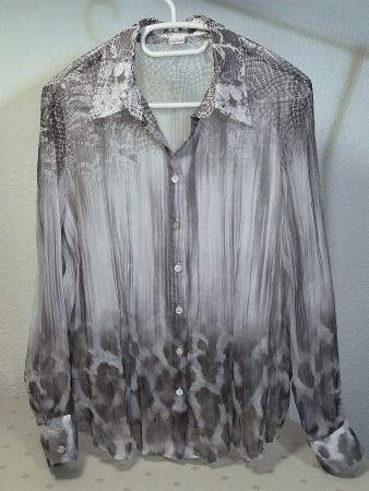 Bluse grau-weiss, Animal Optik, Langarm, Grösse 40