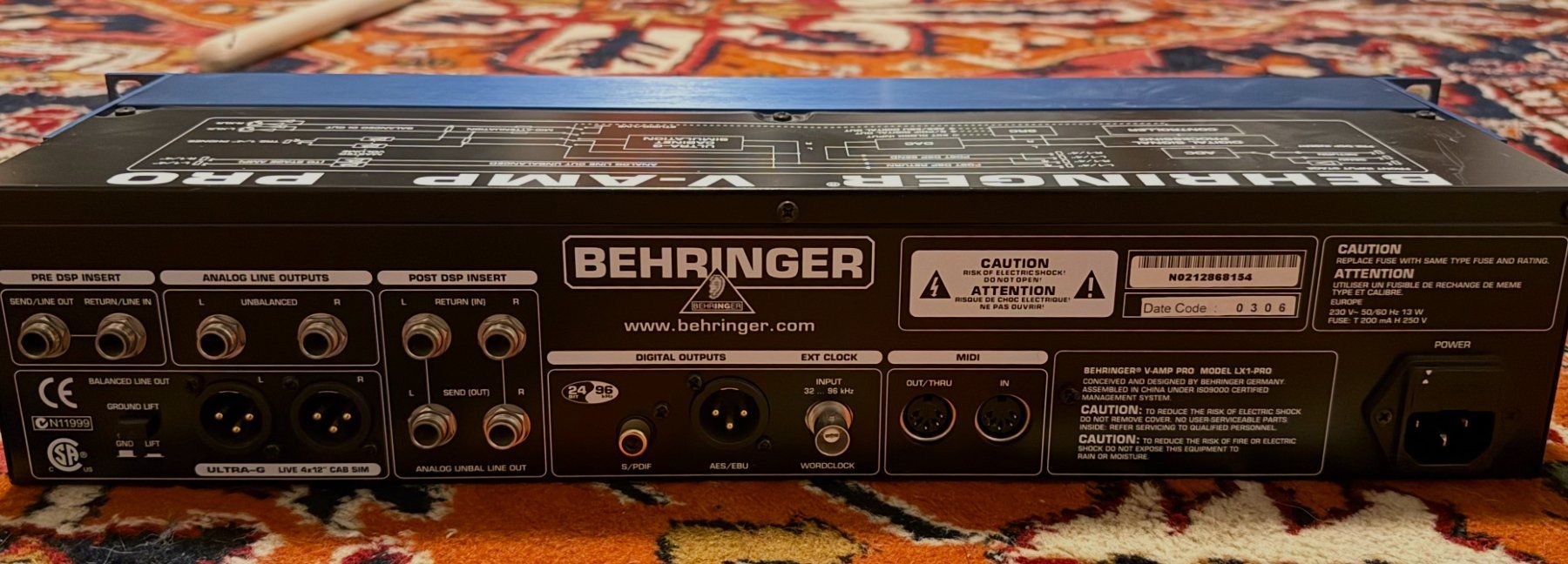 Behringer Amplificatori: Amplificatore Behringer Ultratone K900FX + V-AMP PRO – Nuovo (secondo la descrizione) da Mezzovico venduto da melissa_boverio 4