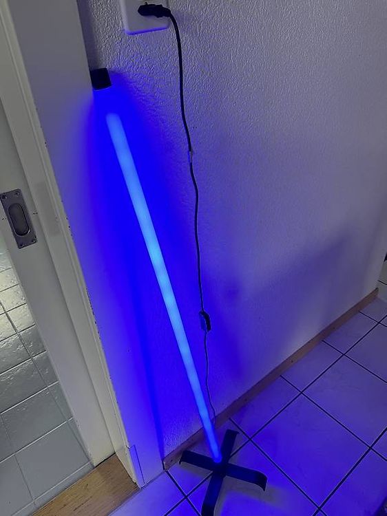 Lampe De Poche Bleue, Mini Lampe Torche Avec Lumière Bleue 3 Modes Zoomable Avec Clip Longue