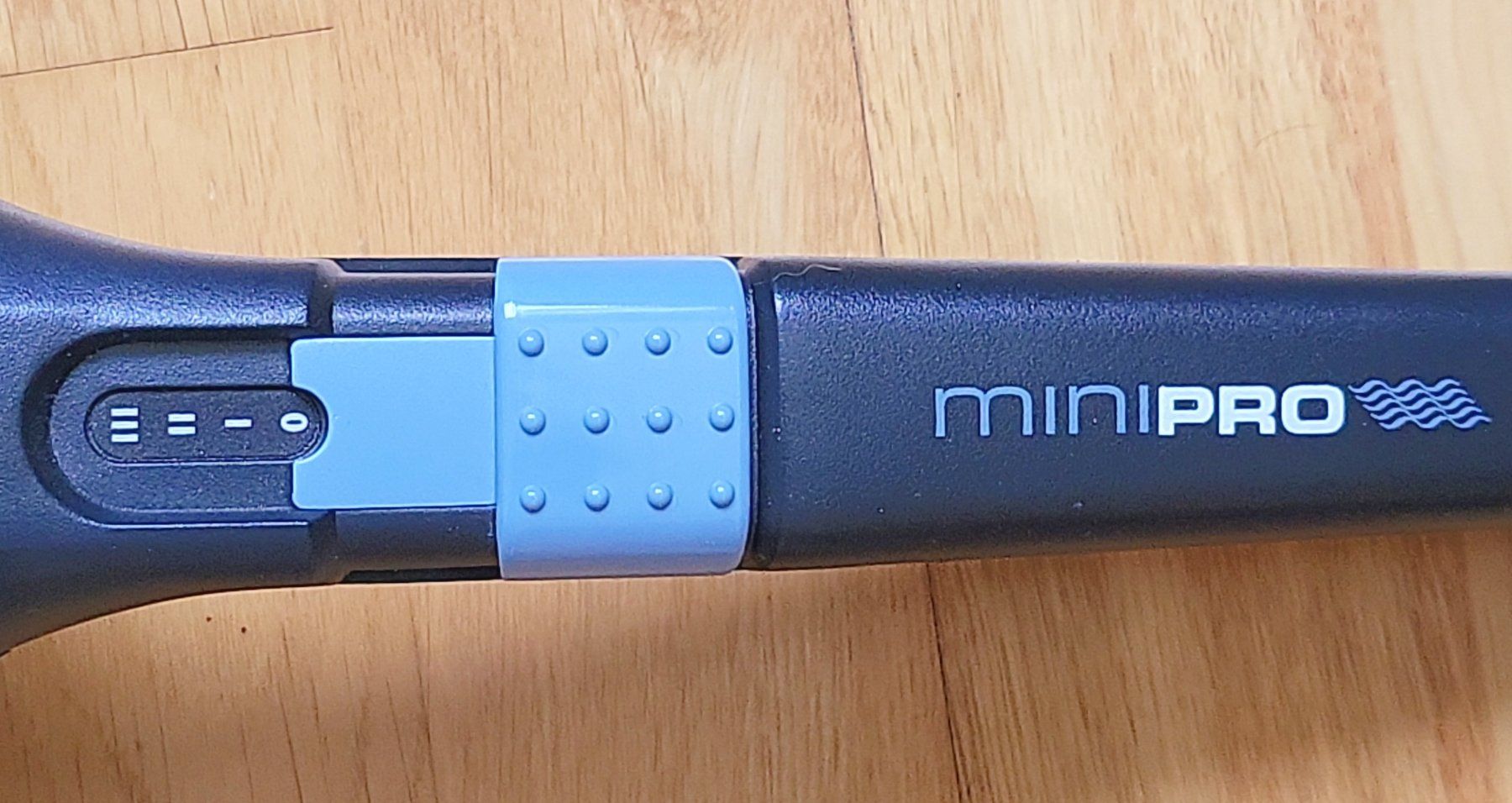 Dispositivi per massaggi: Massagegerät Thumper Mini Pro schwarz – Usato da Muttenz venduto da Mithrur 2