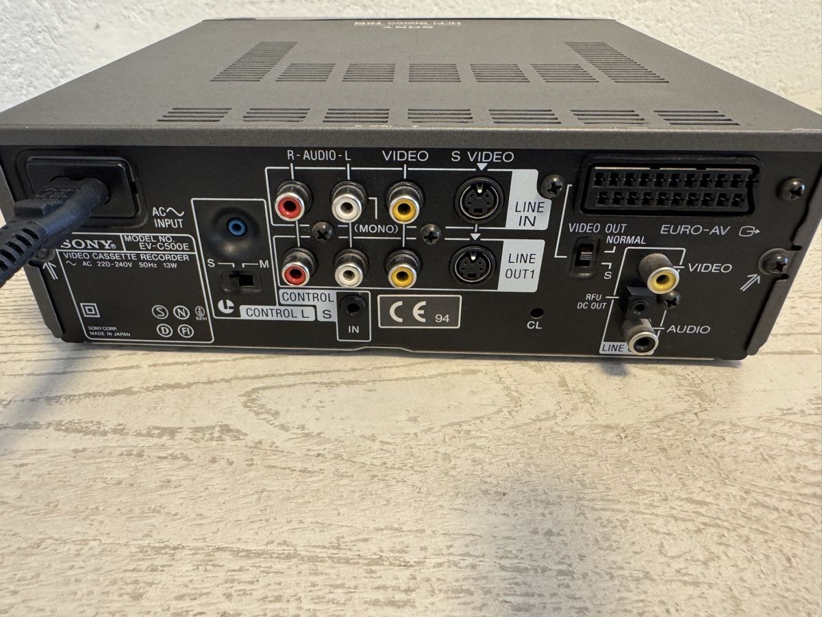 Sony Registratori: Sony ev-c500e hi8 recorder – Usato da Zunzgen venduto da milesdavis76 6