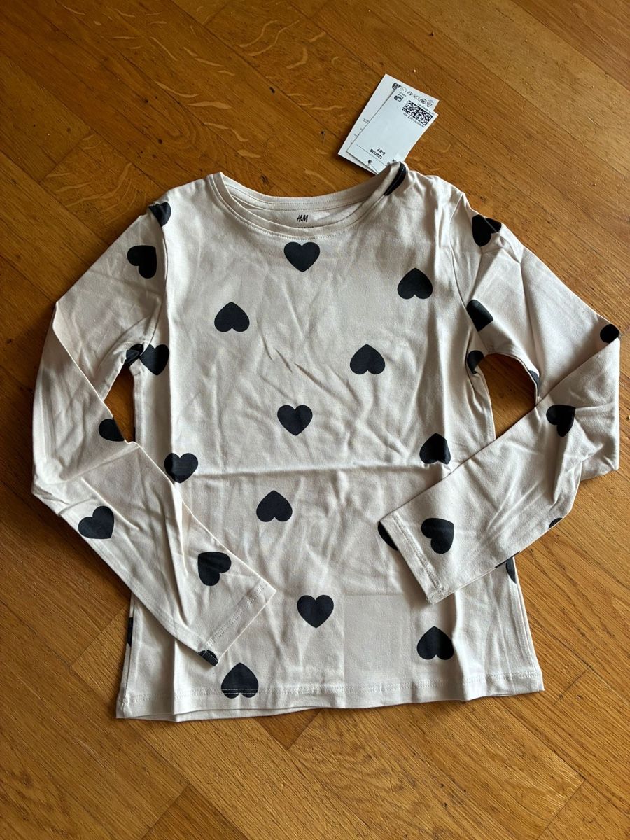 H&M Pullover & Sweatshirts: Schönes Langarmshirt Gr. 122/128, Neu – Neu (gemäss Beschreibung) aus Richterswil von duffi326464