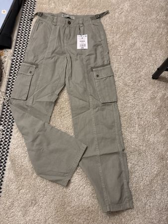 Pantalon cargo Bershka kaki NEUF taille 36